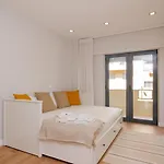 Modern 3 Bdr By Lovelystay