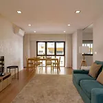 Apartment Modern 3 Bdr By Lovelystay Ramada