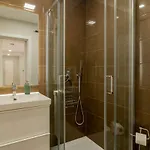 Modern 3 Bdr By Lovelystay