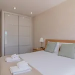 Modern 3 Bdr By Lovelystay