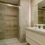 Modern 3 Bdr By Lovelystay