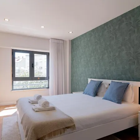 Modern 3 Bdr With Balcony By Lovelystay Appartement Ramada