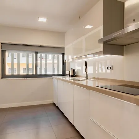 Modern 3 Bdr With Balcony By Lovelystay Ramada