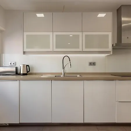 Modern 3 Bdr By Lovelystay