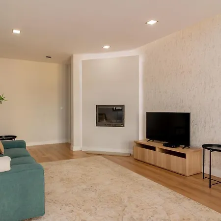 Modern 3 Bdr By Lovelystay Lägenhet *