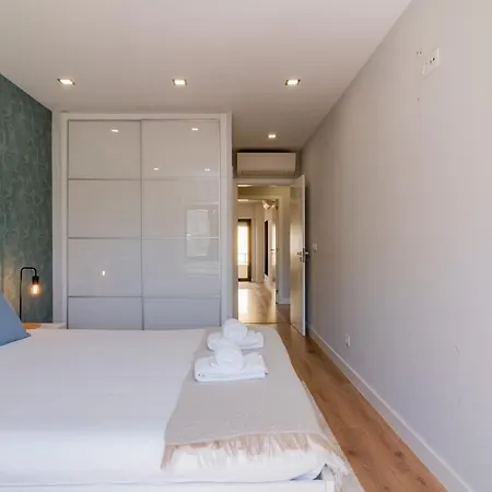 Apartamento Modern 3 Bdr With Balcony By Lovelystay *