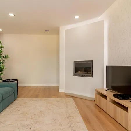 Apartamento Modern 3 Bdr By Lovelystay