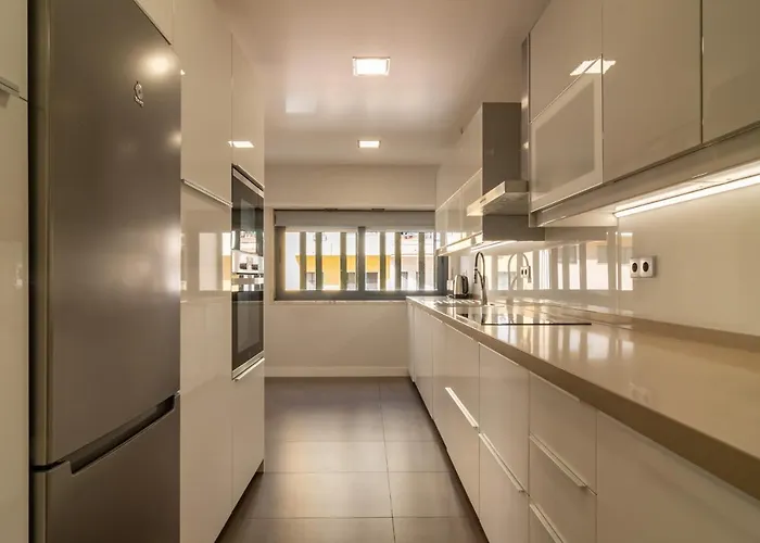 Modern 3 Bdr By Lovelystay *